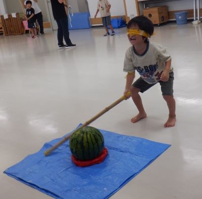 お泊まり会(スイカ割り)